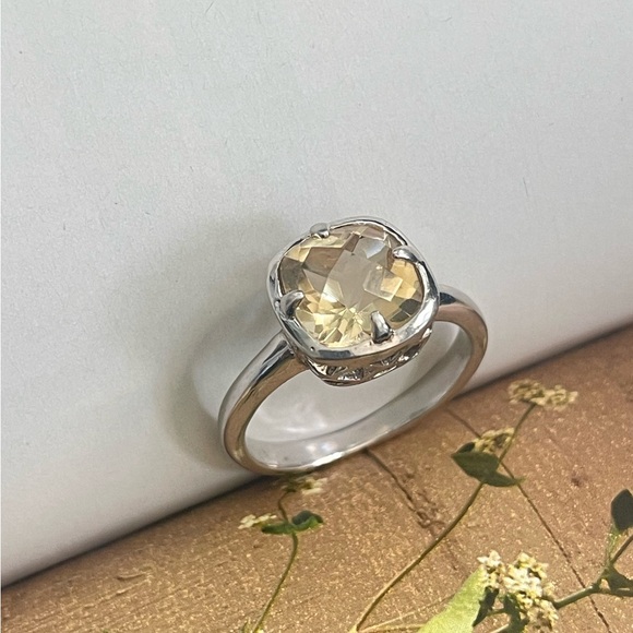 925 Sterling Silver Ring with Natural Faceted Golden Topaz Gemstone (US 9) - Picture 13 of 13